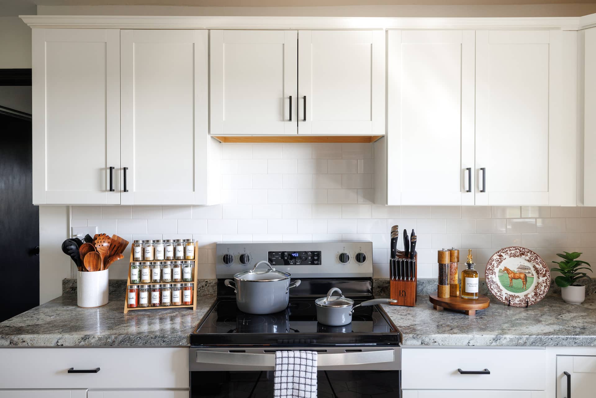 Fully equipped farmhouse kitchen
